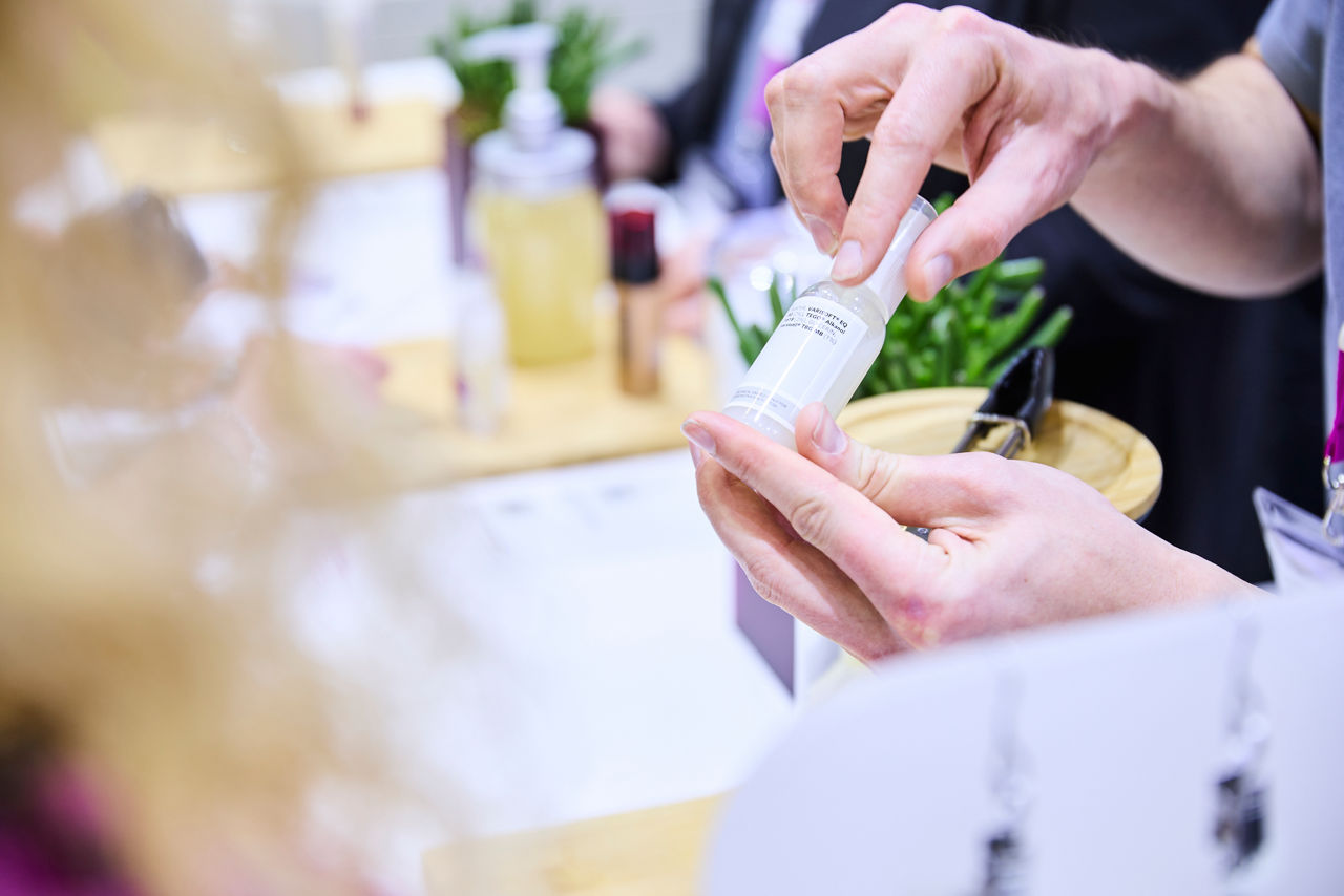 Minimalist Sprayable Hair Detangler Formulation