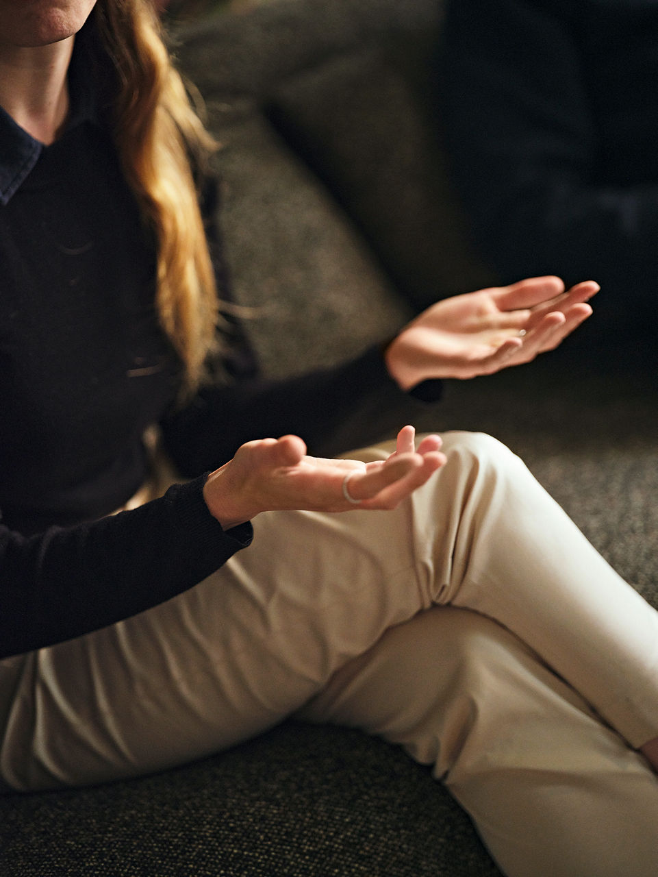 Myriam Rapiors gestikulierende Hände