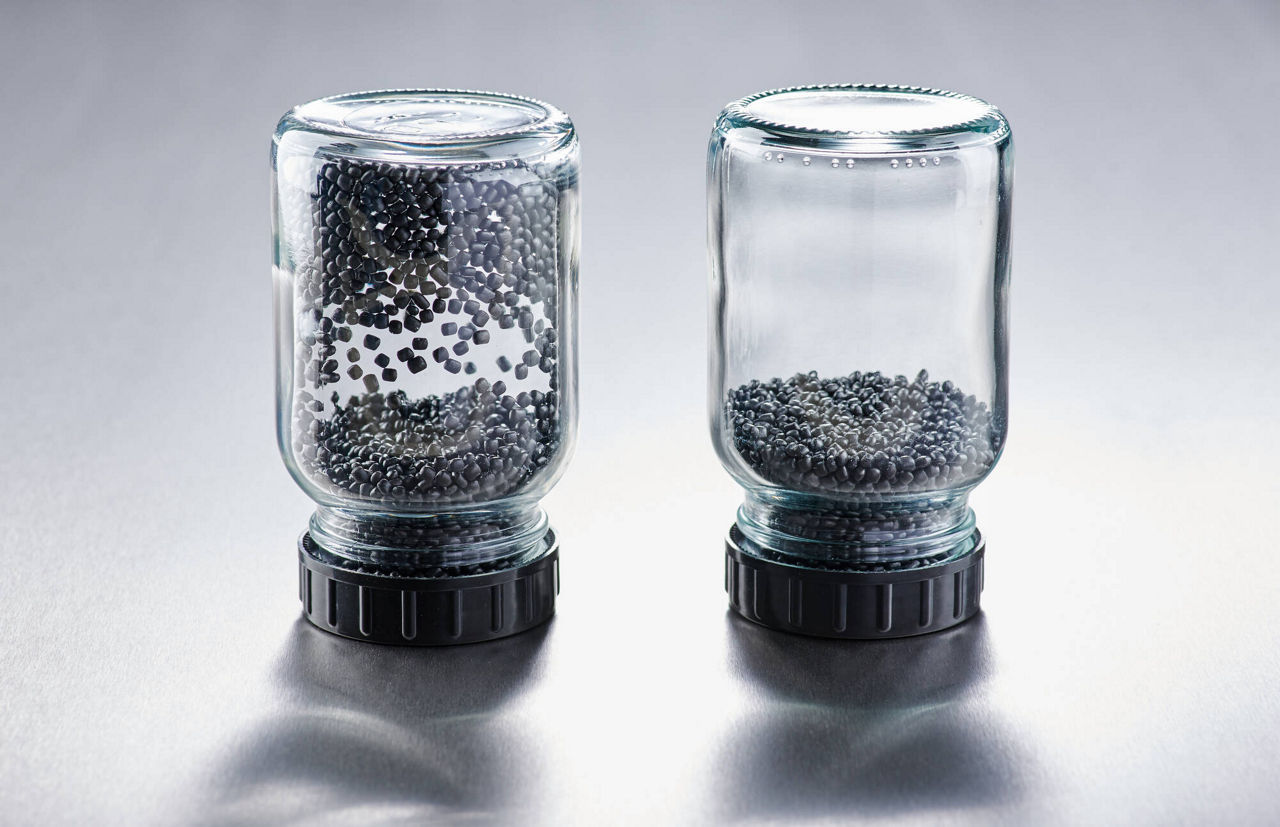 Polypropylene granulate static charge