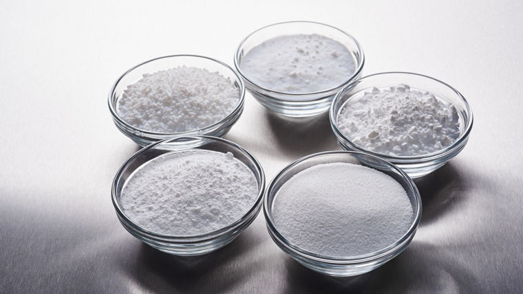Dishes with different silica samples