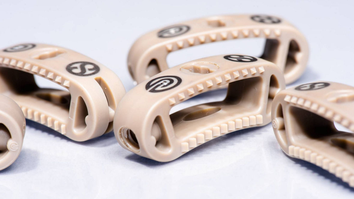 Discover how VESTAKEEP® Fusion enhances the production of osteoconductive PEEK implants through injection molding, offering a variety of designs for spinal surgery applications. Explore the potential of producing multiple modules from a single mold for improved efficiency and customization.