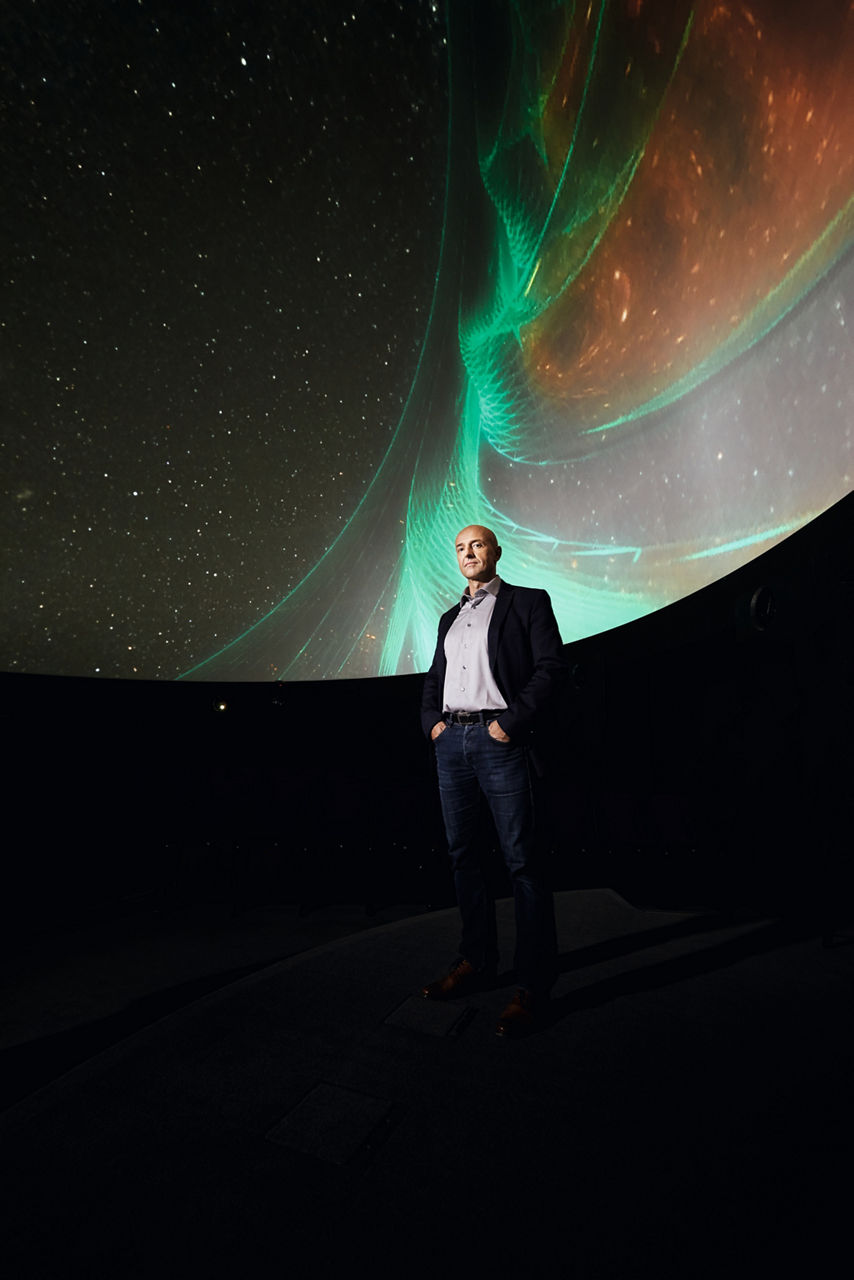 Dr. Stephan Rosswog, Astrophysiker, im  Planetarium