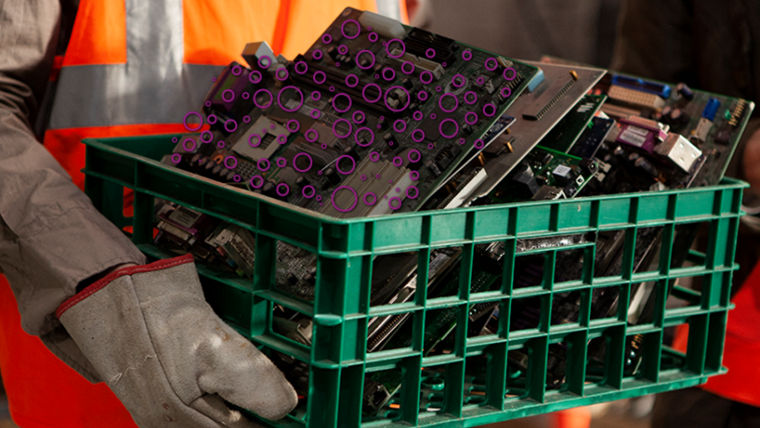 Hydrogen peroxide in recycling processes