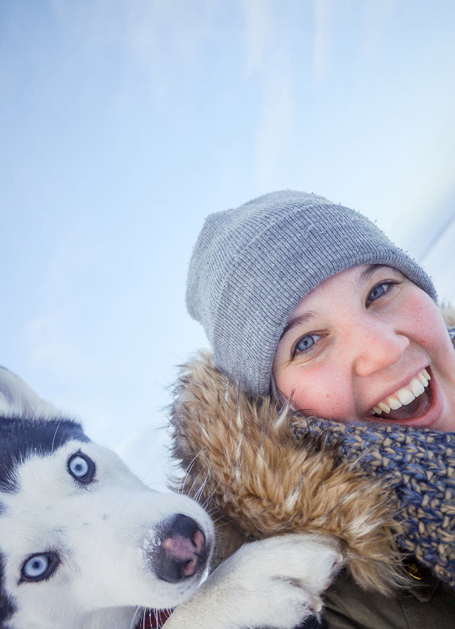 Frau mit Husky