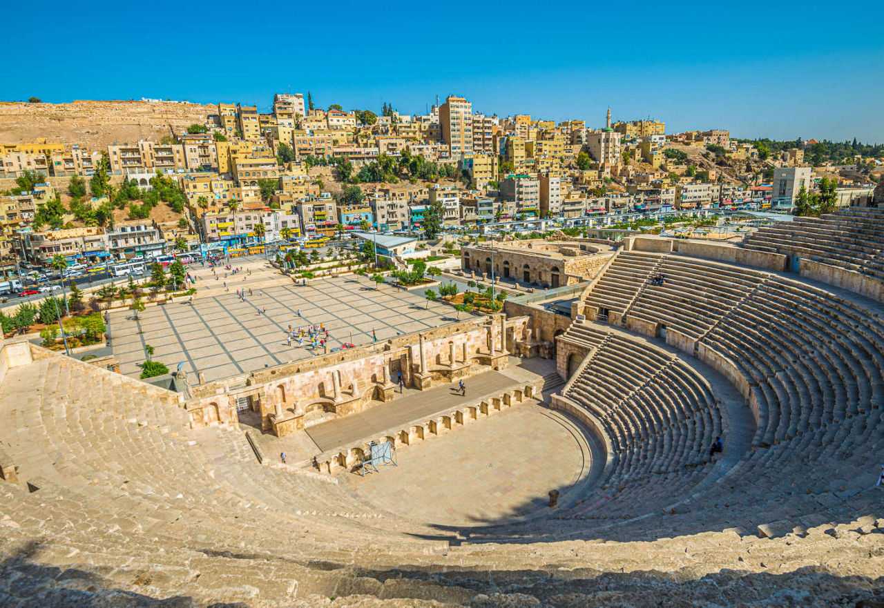 Blick auf das römische Theater und die Stadt Amman