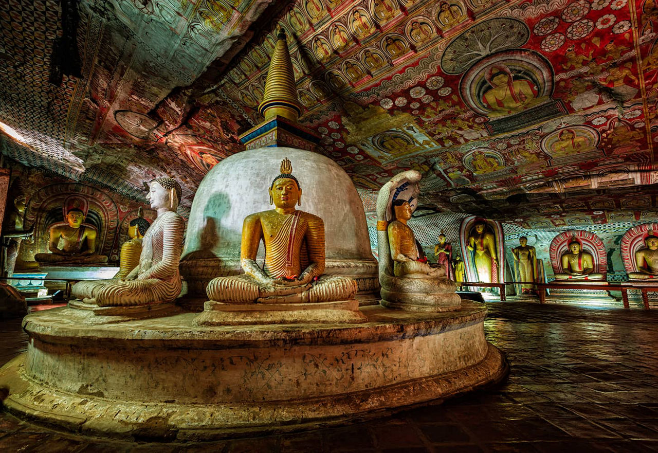 Statue de Bouddha dans le Temple de la Caverne de Dambulla