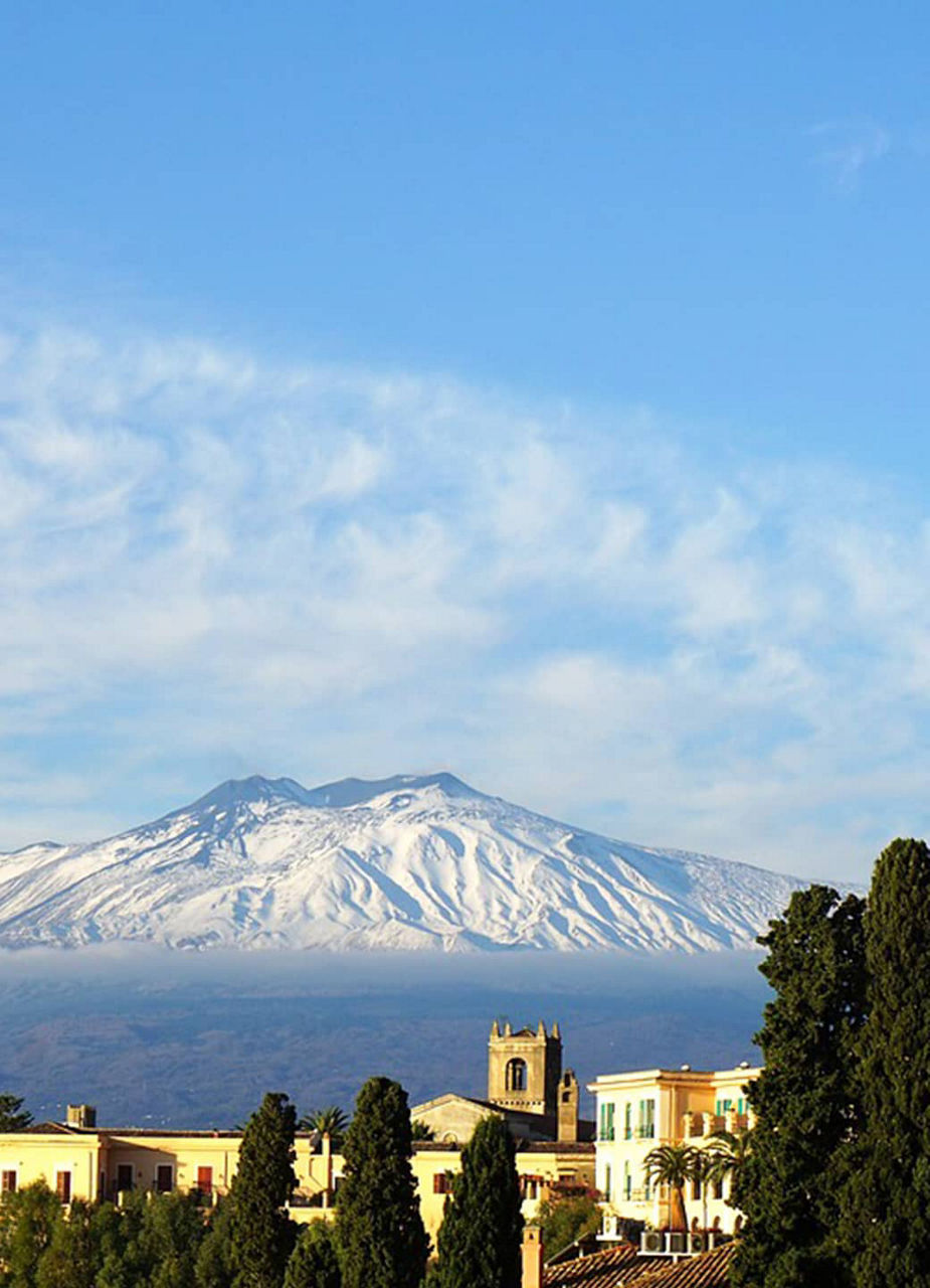The region around Mount Etna in Catania Edelweiss