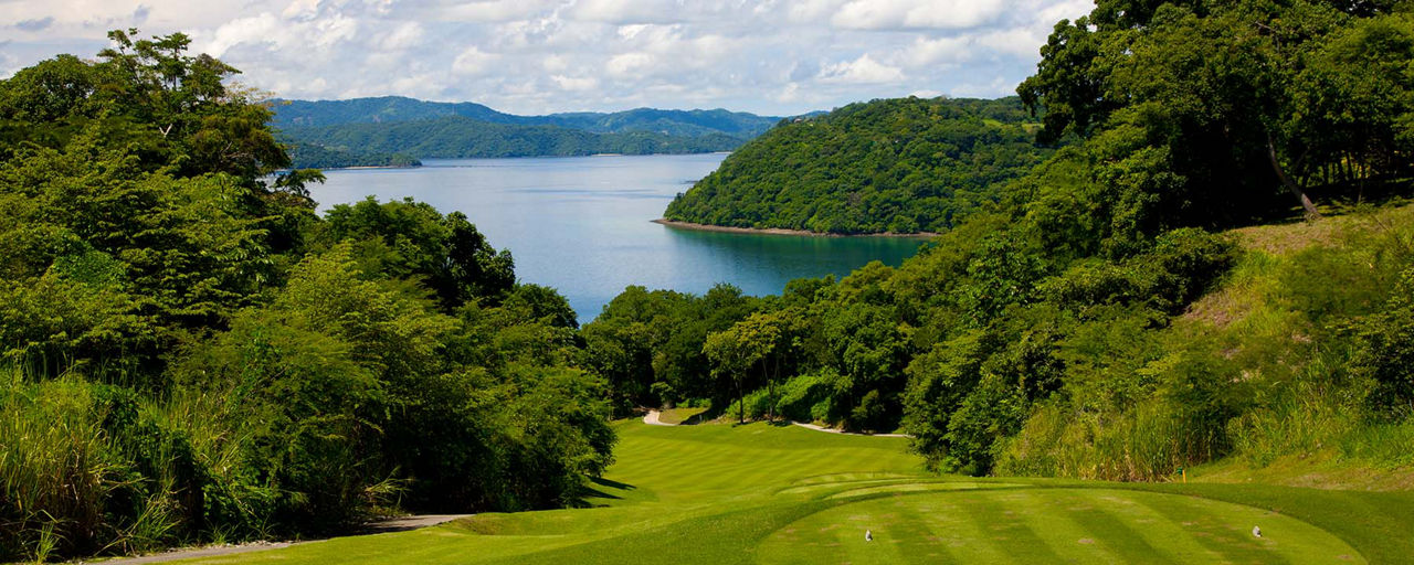 Golfing in San José (Costa Rica)