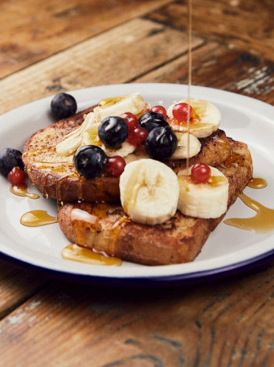 French toast with fruits