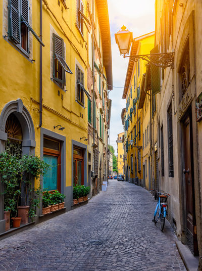 Alley in the city of Lucca