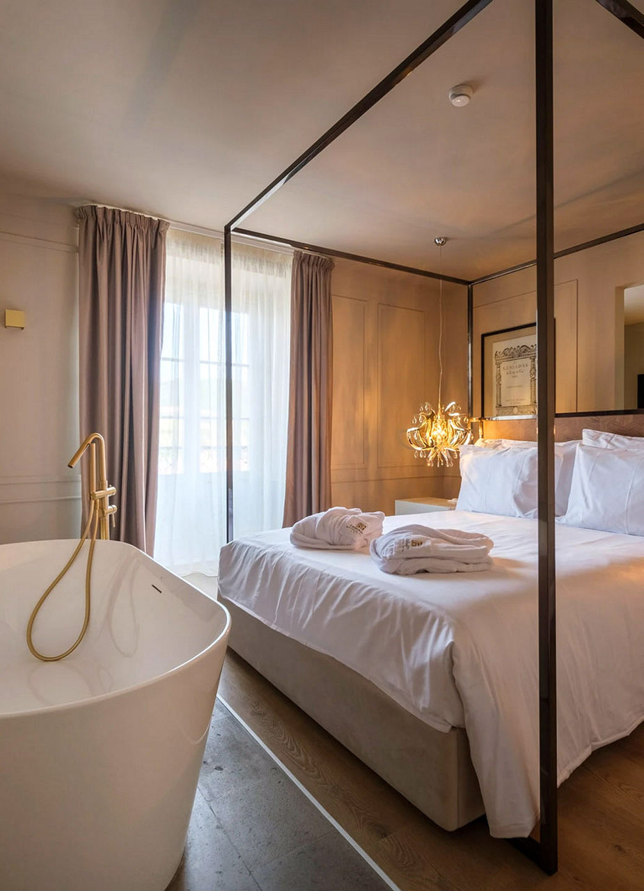 Suite Azores Book Hotel