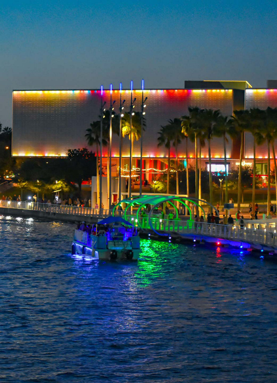 Tampa Museum of Art by night