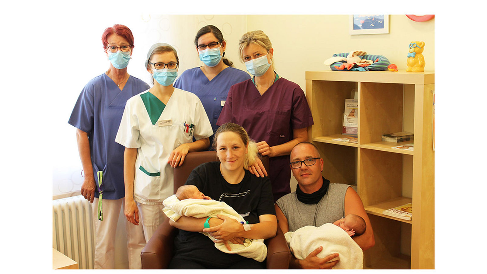 Mia und Lena schenken doppelte Freude