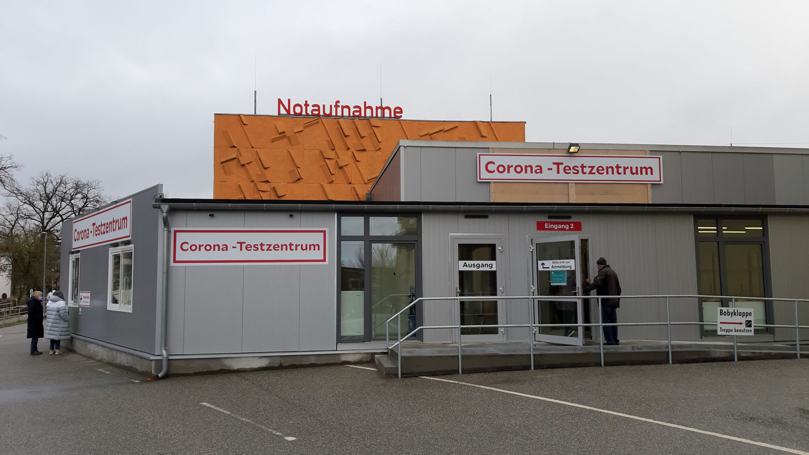 Weniger Wartende im Abstrichzentrum