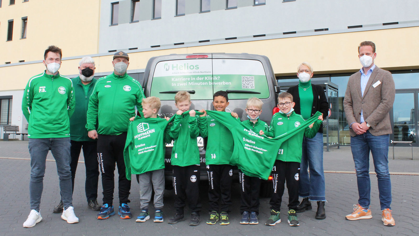 Sponsoring für Kleinbus und Trainingsanzüge