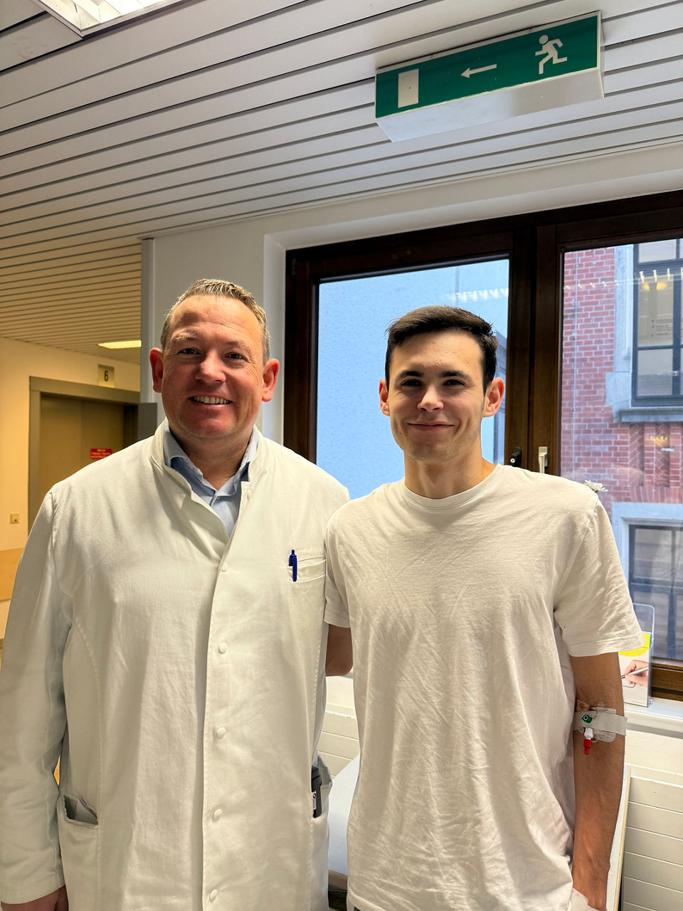 Vom Lungenkollaps zum neuen Lebensgefühl: Innovative Trichterbrust-OP für 21-Jährigen in den Helios Kliniken Kassel