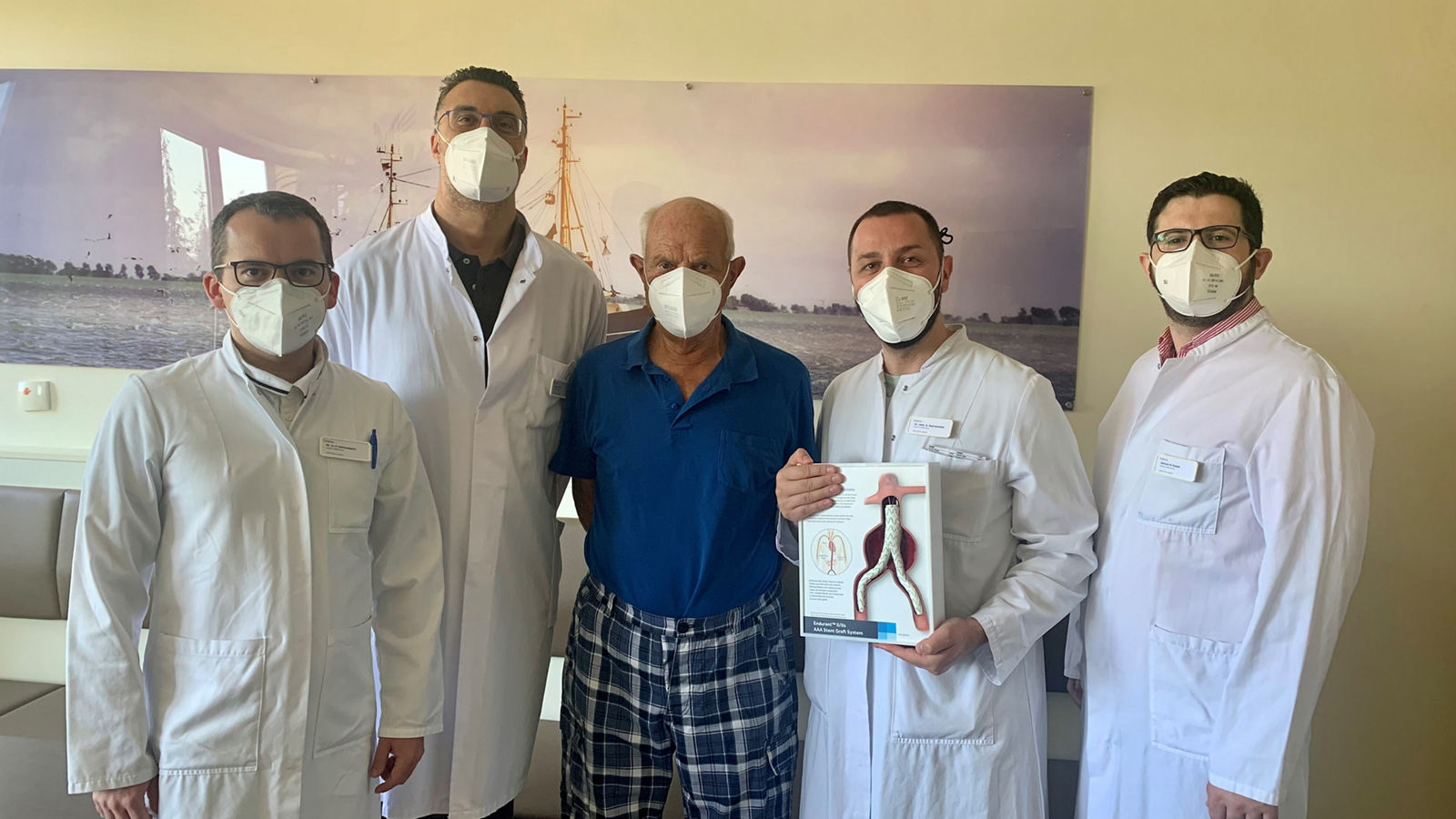 Gefäßchirurgische Versorgung in der Helios Klinik Cuxhaven erfolgreich gestartet: Facharztteam behandelt erste Aortenaneurysmen mit moderner Methode