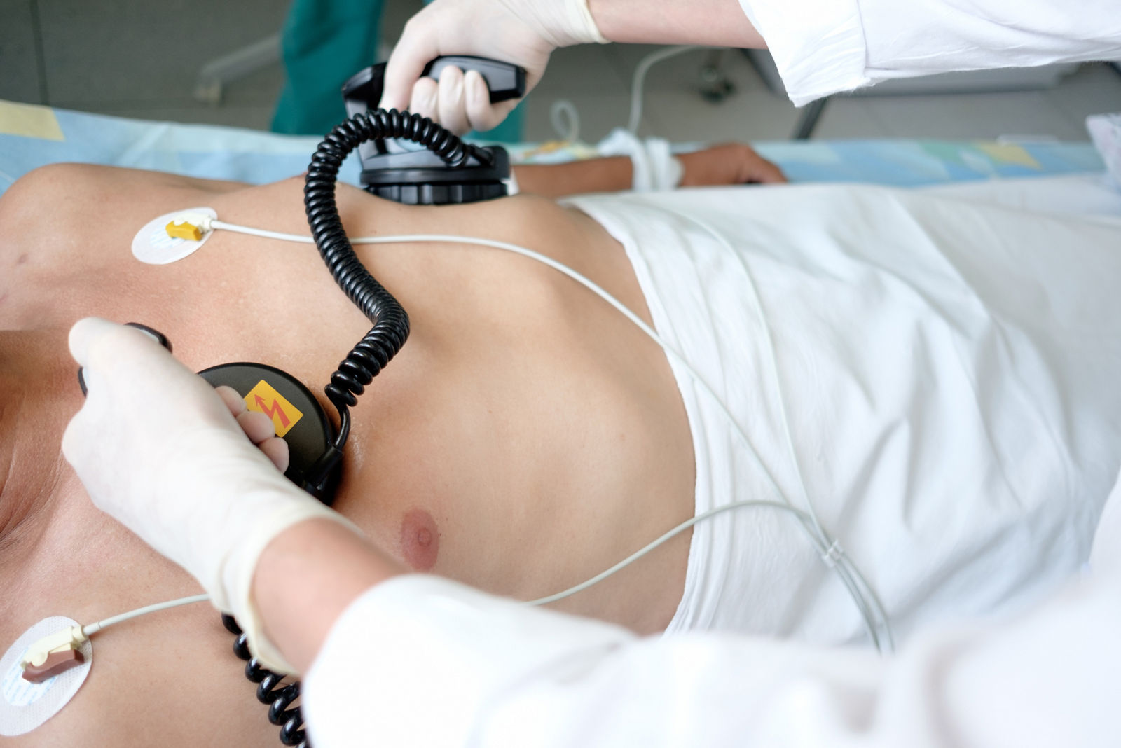 Wie kann ein Defibrillator vor dem plötzlichen Herztod schützen?