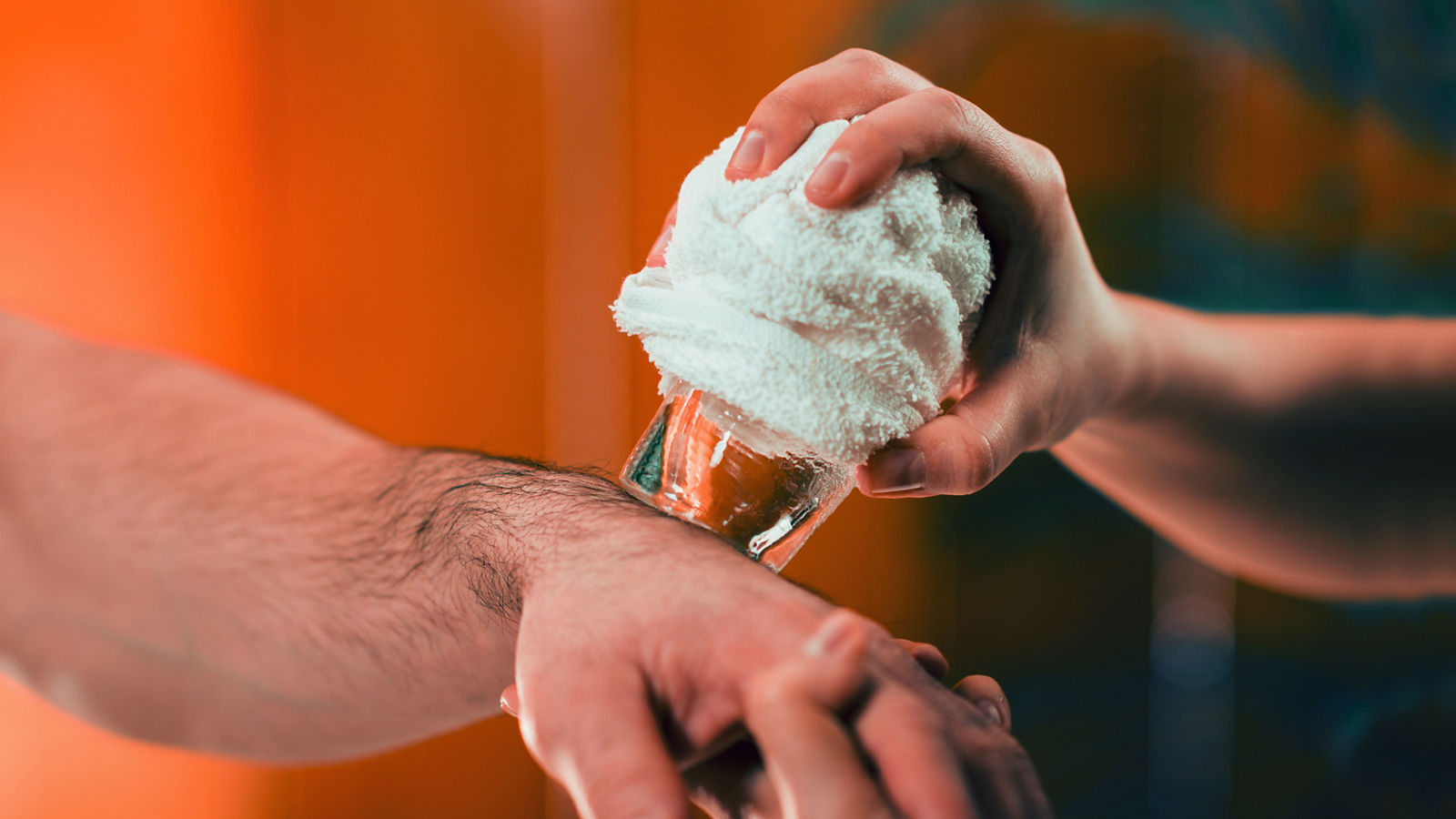 Cryo massage. Wrist pain