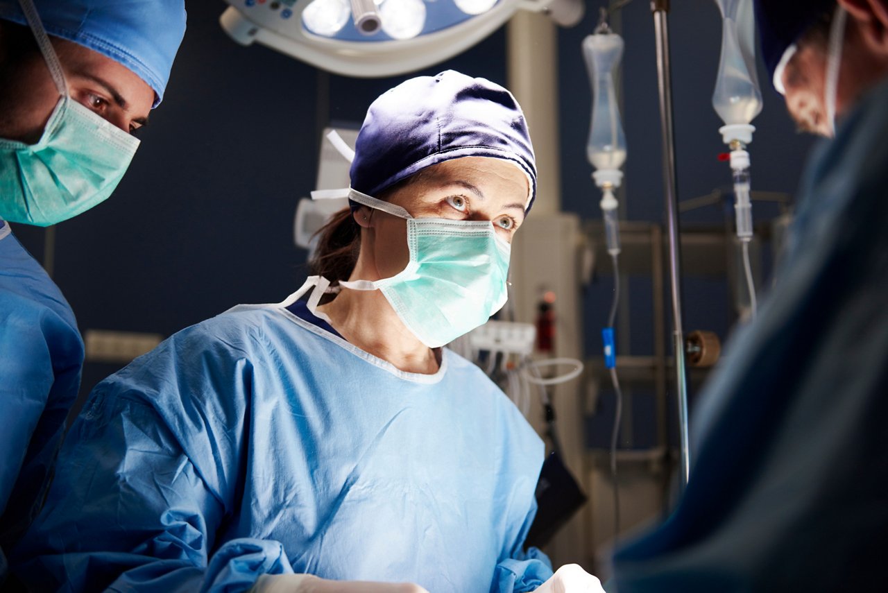 Conversation between surgeons during an operation 