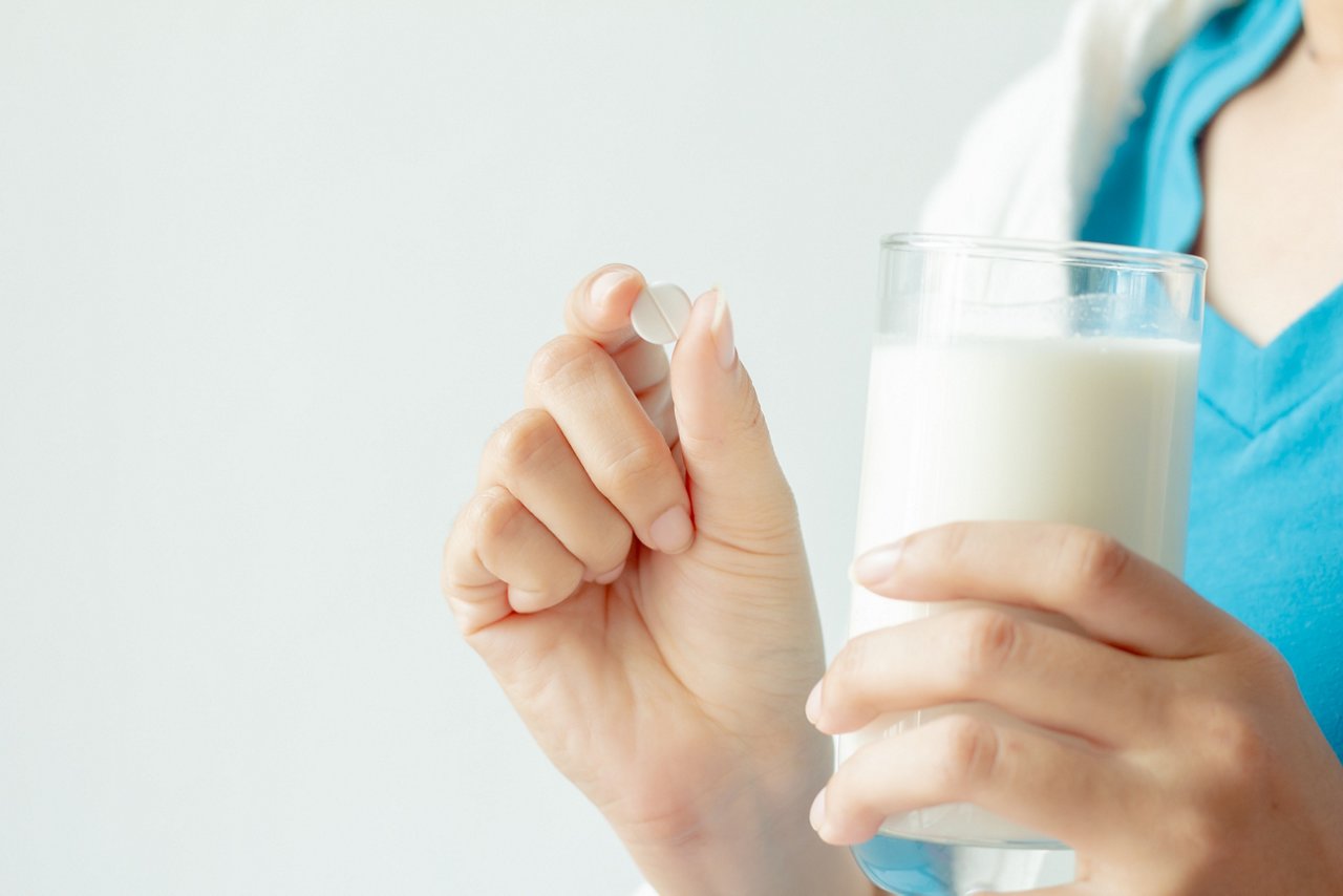 Das Calcium in Milch und Milchprodukten kann verhindern, dass einige Antibiotika, Osteoporosepräparate und Schilddrüsenhormone vom Körper aufgenommen werden.