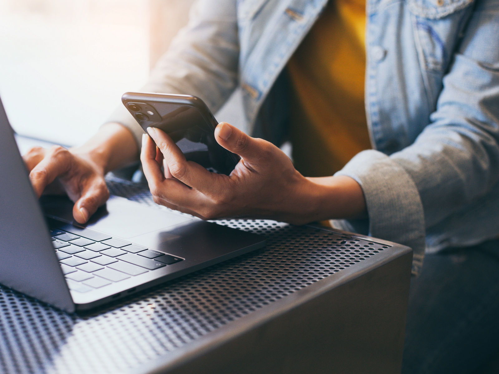 Handchirurgen beantworten Fragen am Telefon