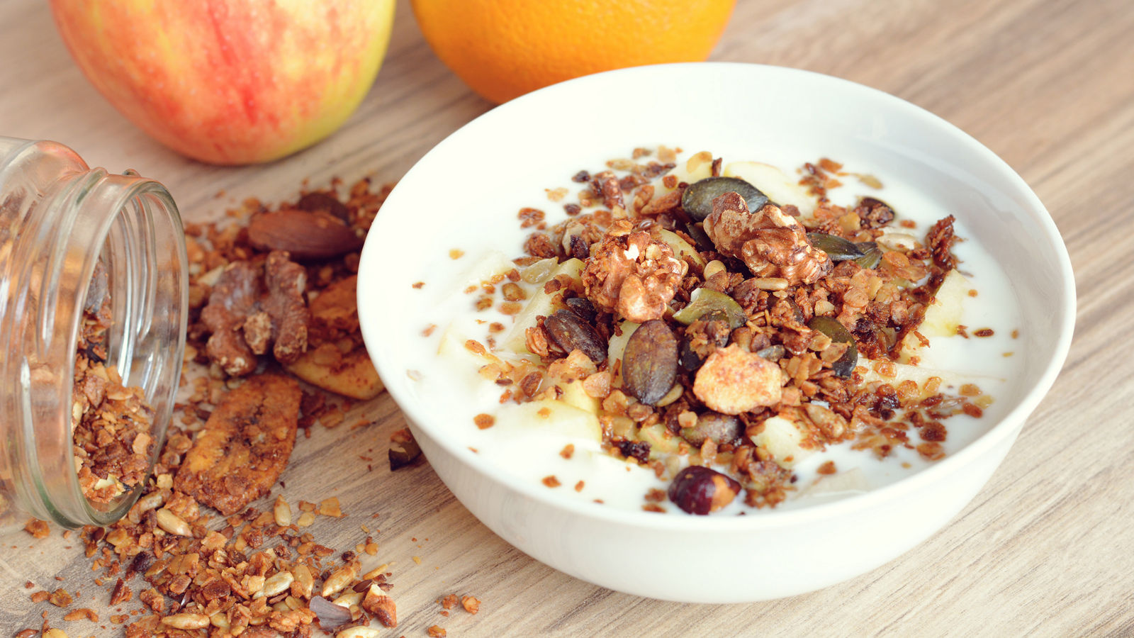 Naturjoghurt mit Knuspermüsli