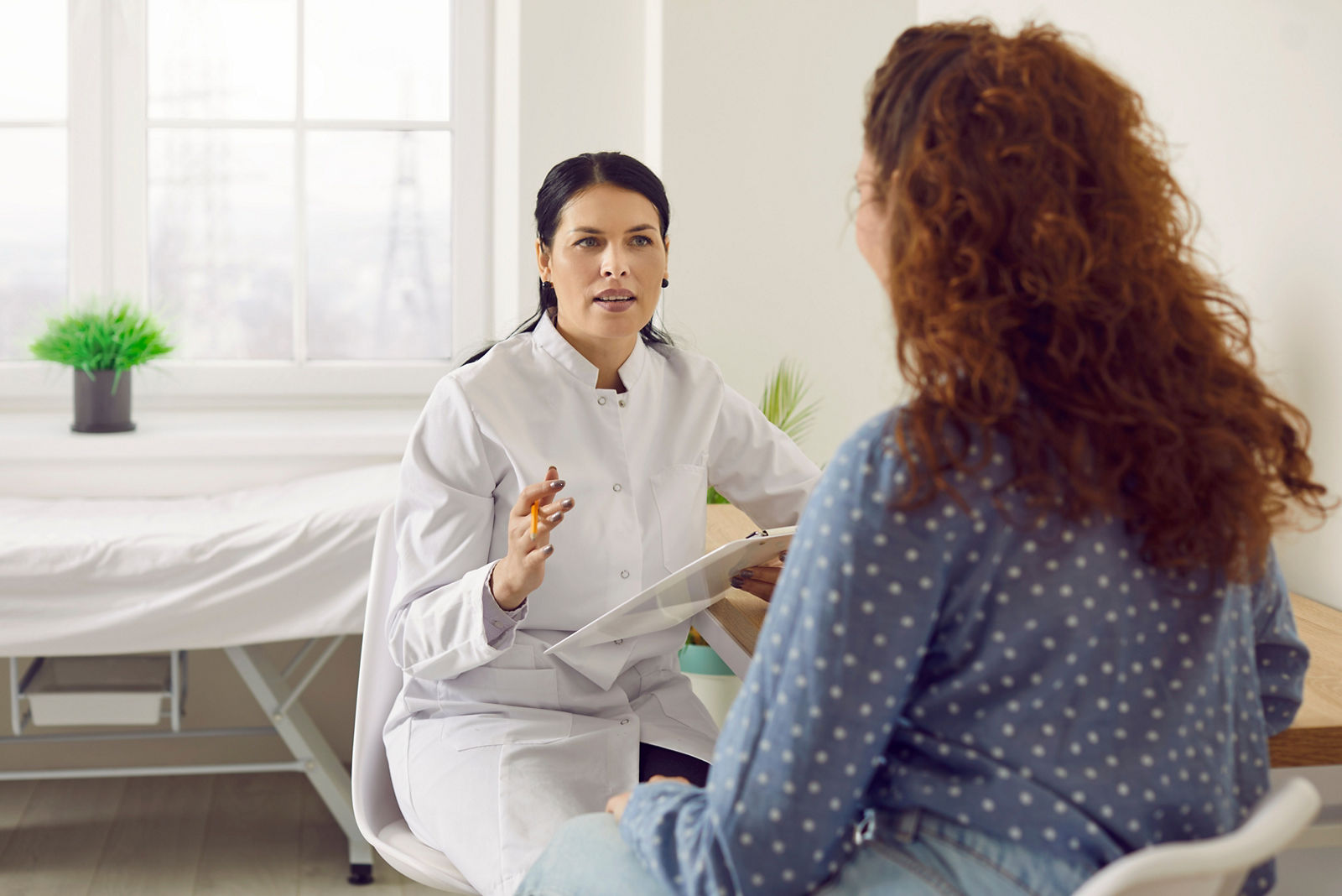 Sterilisation bei Frauen zur Verhütung: So funktioniert sie