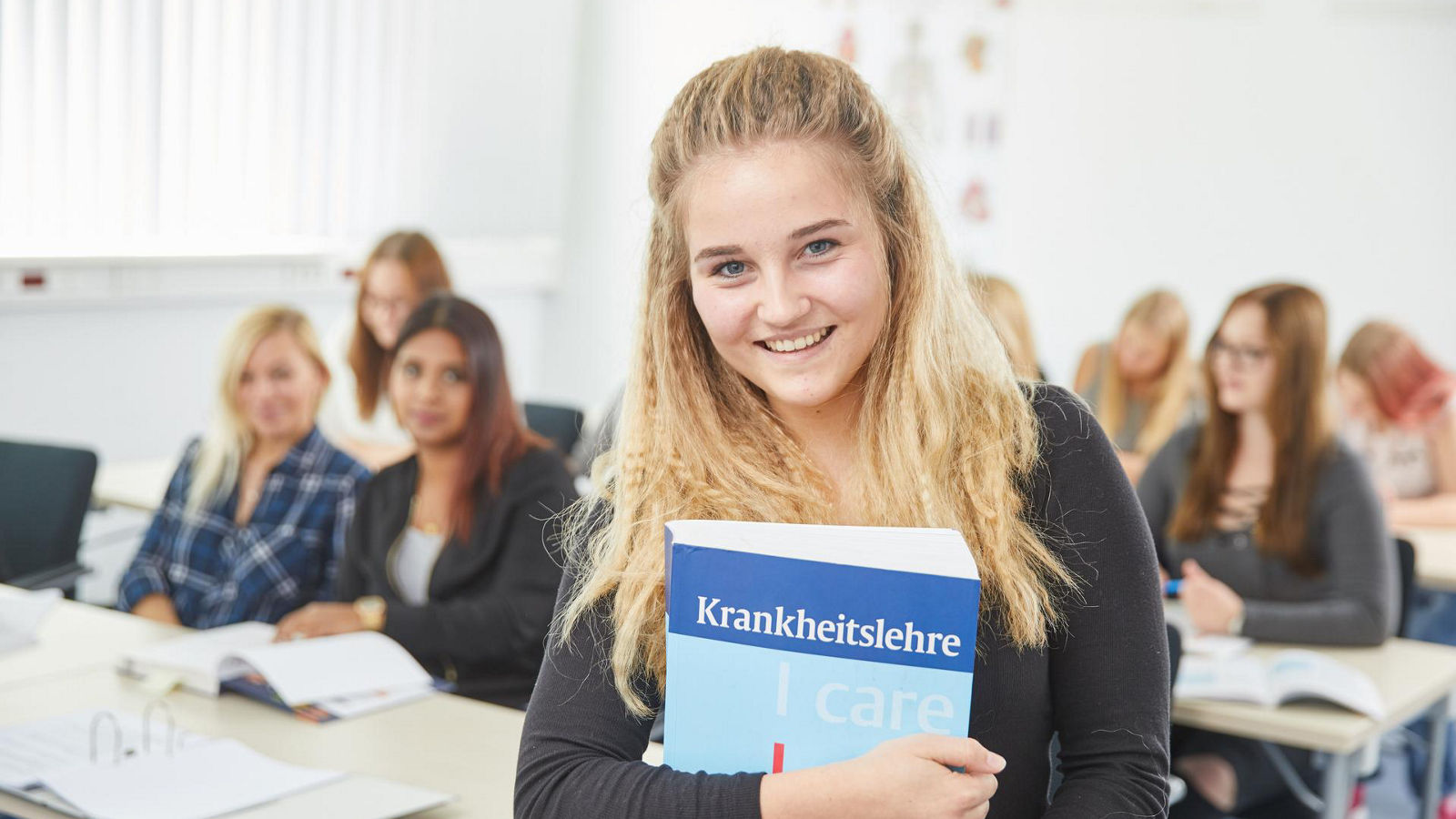 Aus Gesundheits- und Krankenpfleger wird Pflegefachmann und Pflegefachfrau