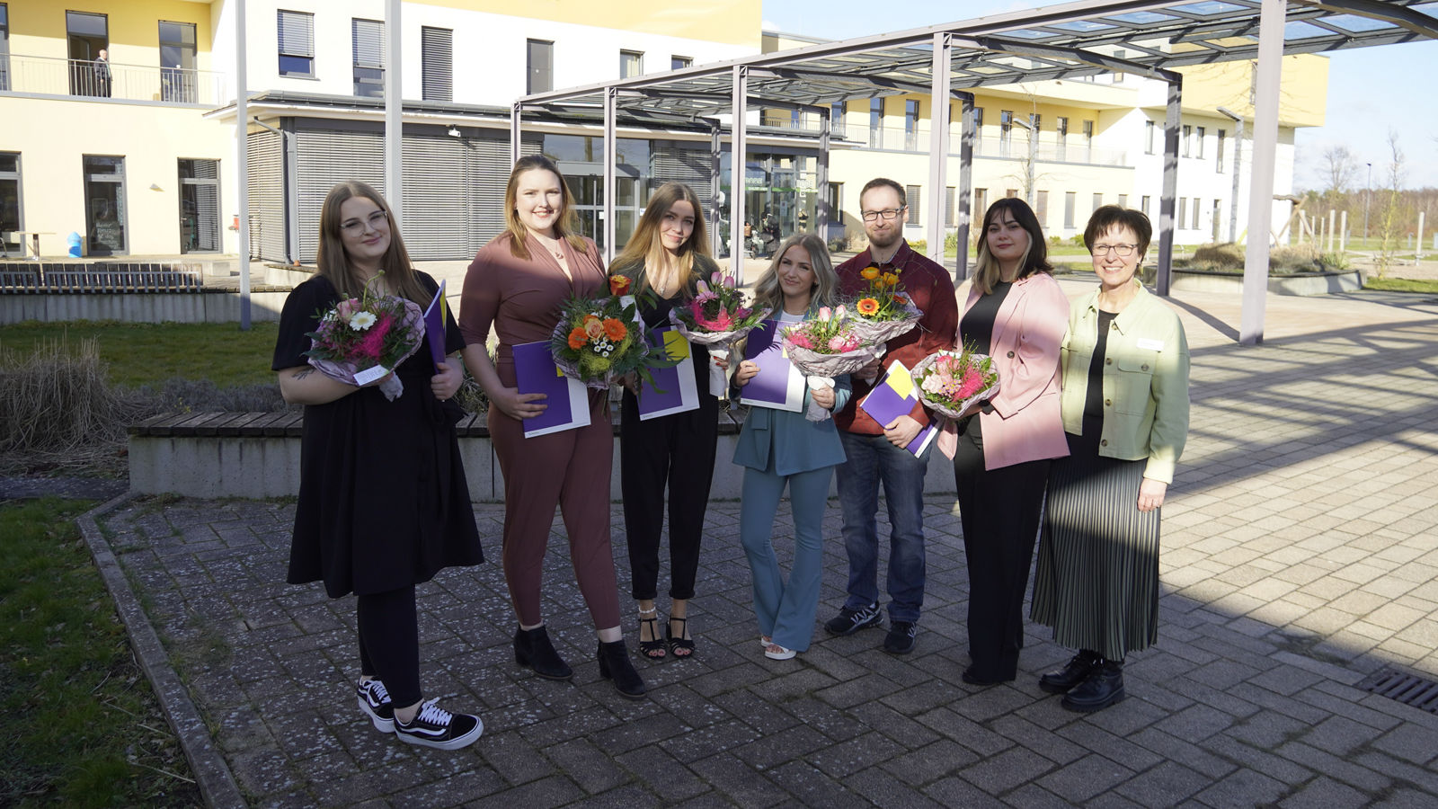 Die ersten examinierten Pflegefachfrauen und -männer