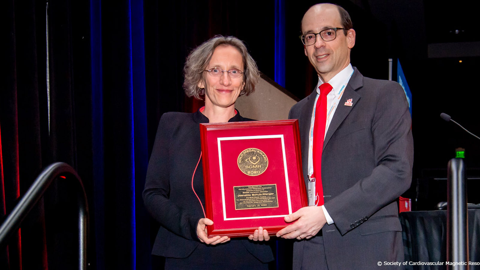 Eine Auszeichnung mit Gewicht: Oberärztin Prof. Jeanette Schulz-Menger hat den Gold Medal Award der Society of Cardiovascular Magnetic Resonance erhalten   