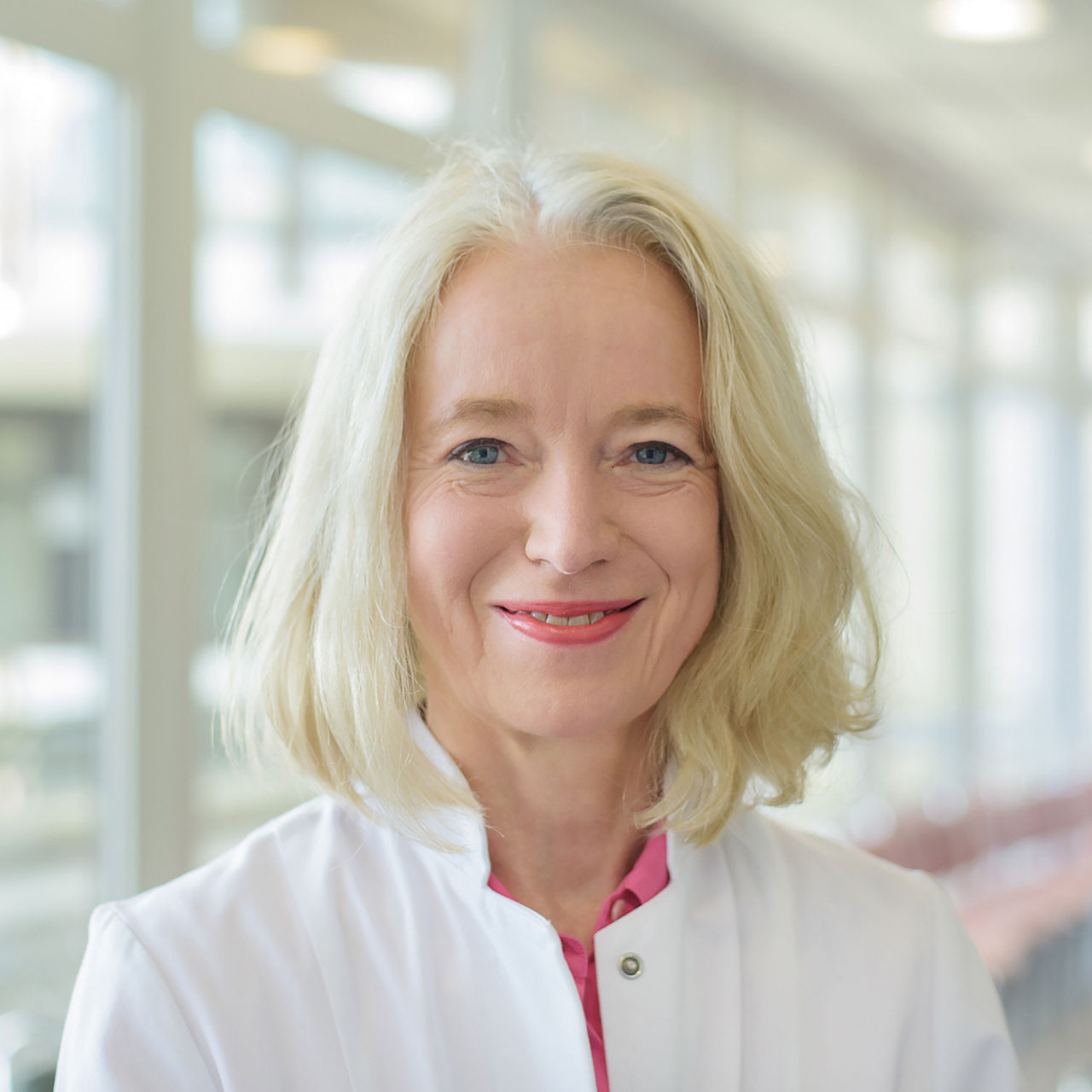 Prof. Dr. med. Christiane Bayerl | DKD Helios Klinik Wiesbaden