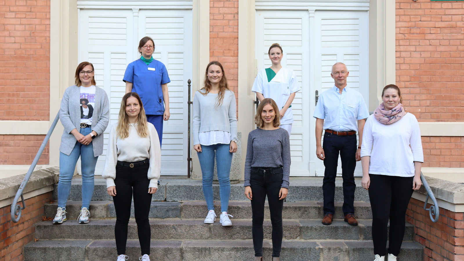 Hebammen-Studentinnen starten in Helios Kliniken Schwerin