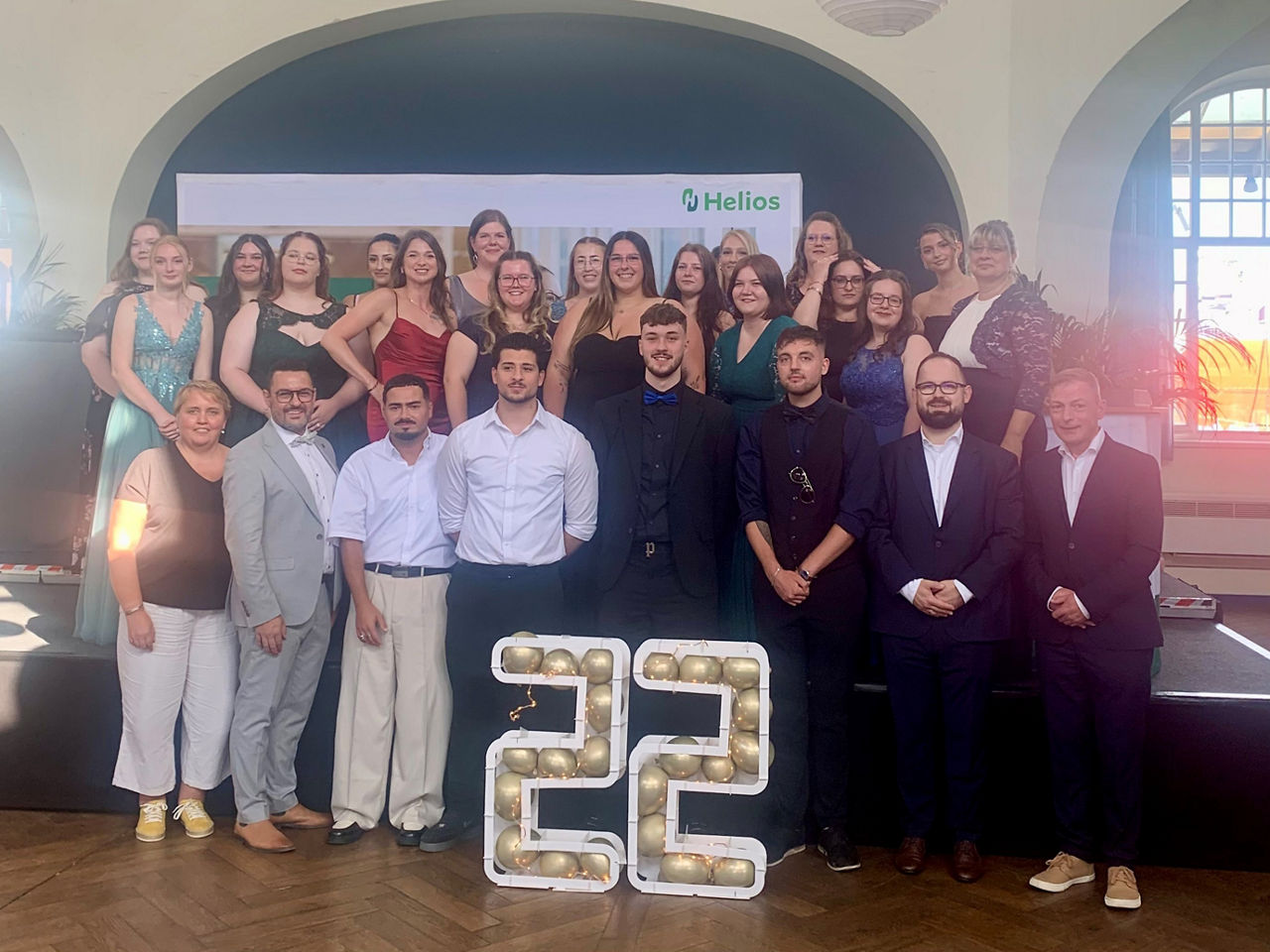 Zukunftssicher durch Nachwuchs: Helios Bildungszentrum Cuxhaven feiert doppelte Examens-Erfolge in generalistischer Pflege und Operativtechnischer Assistenz