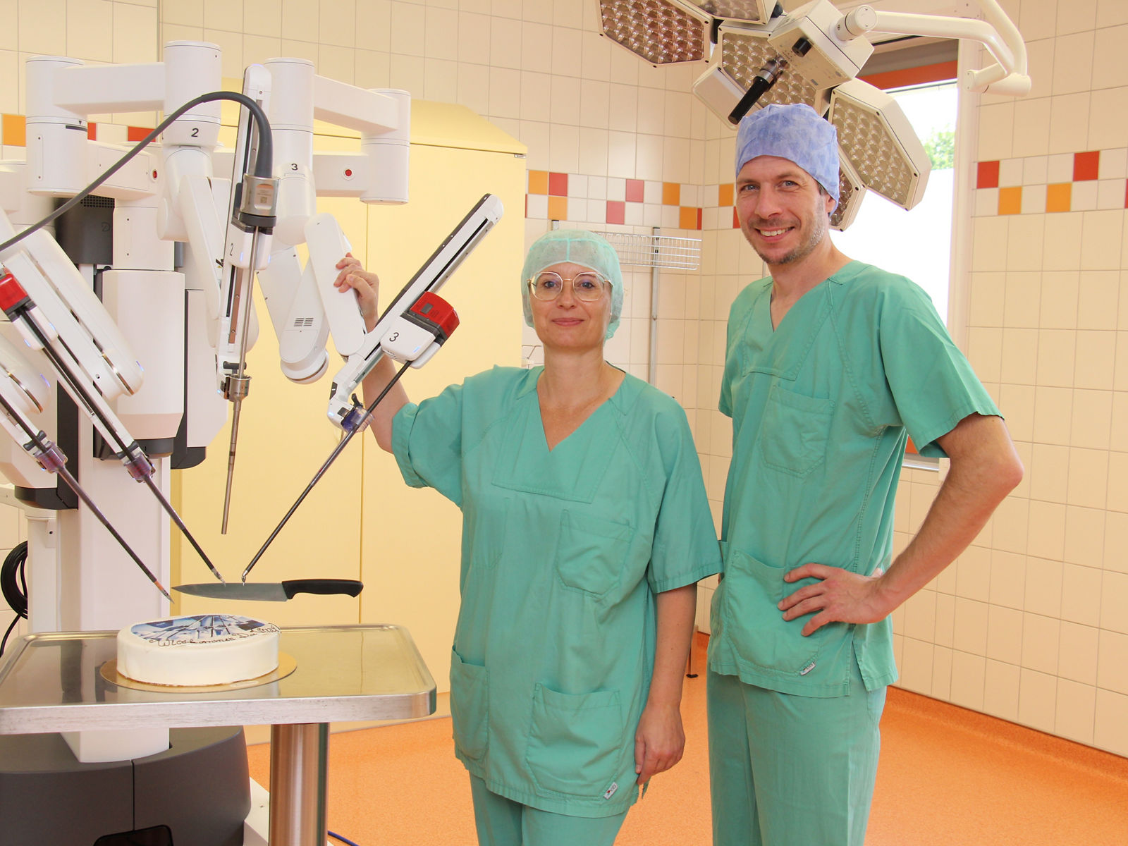 Einmal selbst operieren? Tag der offenen Tür im Helios Klinikum Pirna