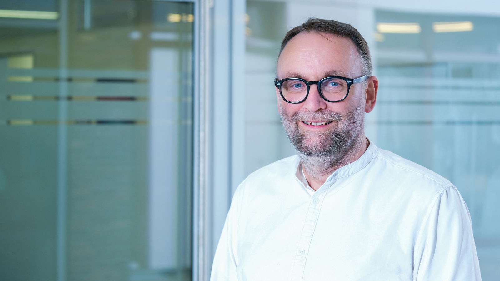 Dr. Rolf Christophers startet mit Wirbelsäulen-Sprechstunde in der Helios Klinik Wesermarsch 