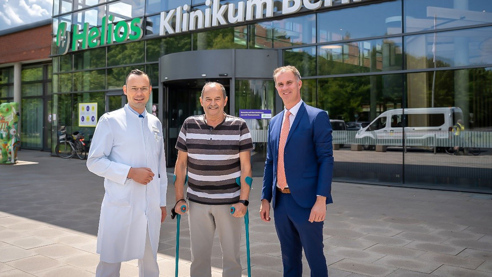 Alles im rosa Bereich: Roboter Rosa sorgt für Präzision bei Knieprothesen-Implantation