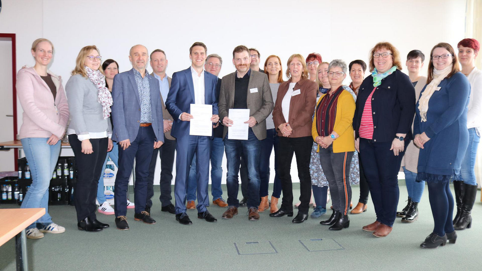 Vertragsunterzeichnung: Kooperationsverbund zwischen Pflegeschulen und Trägern der praktischen Pflegeausbildung im Landkreis Nienburg 