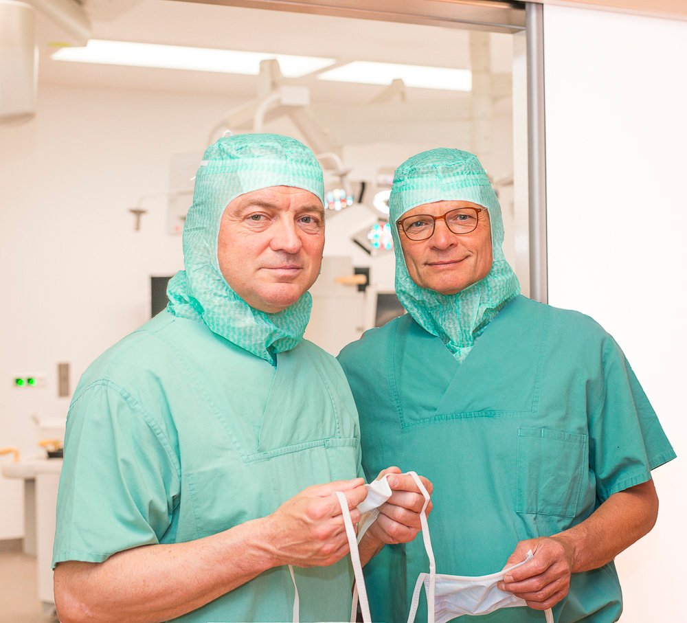 Dr. Theermann und Dr. Hartwig im OP