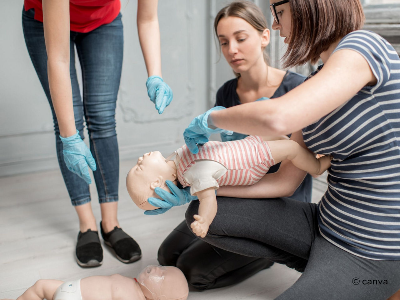 Im Notfall wissen, was zu tun ist: Erste-Hilfe-am-Kind Kurse in der Helios Klinik Köthen