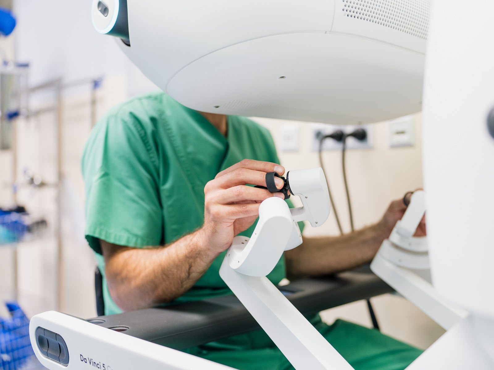 Hightech-Diagnostik und -Behandlung aus einer Hand: Helios baut den Einsatz roboterassistierter Systeme aus