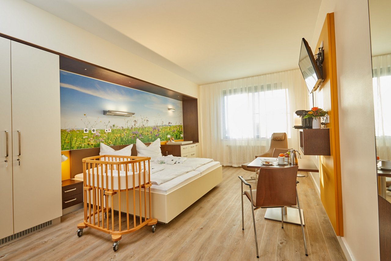 . [ (c) Christian Wyrwa, Diplom-Foto-Designer (FH),  Burgwedeler Str. 91D , 30916 Isernhagen (bei Hannover), Germany, E-Mail: info@wyrwa-foto.de,  Tel: +49-511-3945254, Fax:+49-511-1233545, Mobil: +49-171-8340094, #]