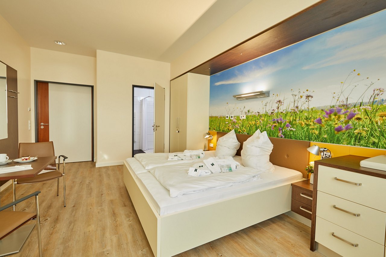 . [ (c) Christian Wyrwa, Diplom-Foto-Designer (FH),  Burgwedeler Str. 91D , 30916 Isernhagen (bei Hannover), Germany, E-Mail: info@wyrwa-foto.de,  Tel: +49-511-3945254, Fax:+49-511-1233545, Mobil: +49-171-8340094, #]