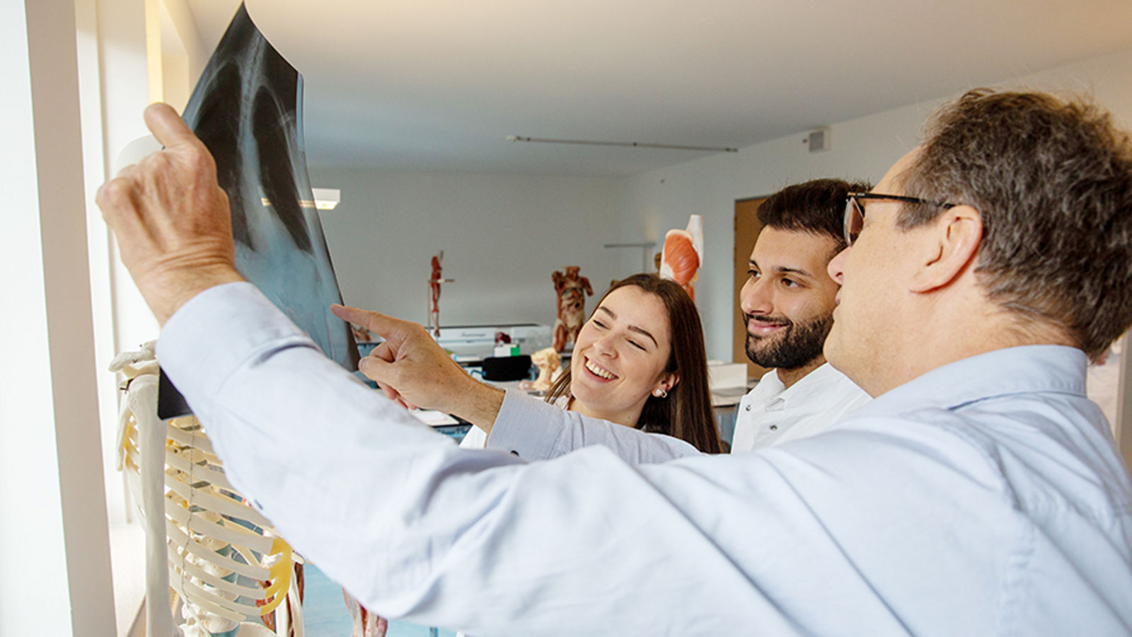 Helios und die IRO Group bieten Medizinstudierenden eine universitäre Ausbildung auf Spitzenniveau