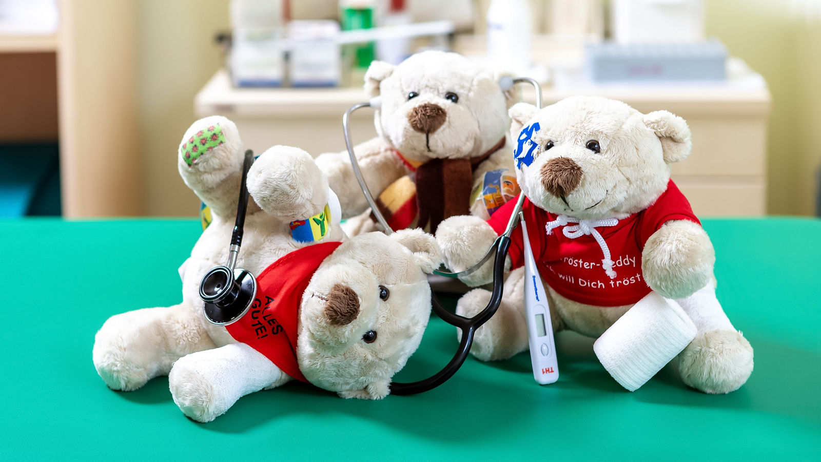 Großes Kinderprogramm: Teddy in der Puppenklinik