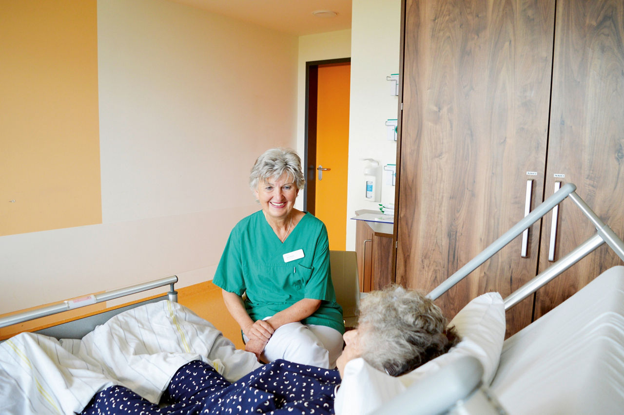 Helios Klinikum Uelzen sucht Grüne Damen und Herren als ehrenamtliche Helfer – Infoveranstaltung am 26. Juni 2025