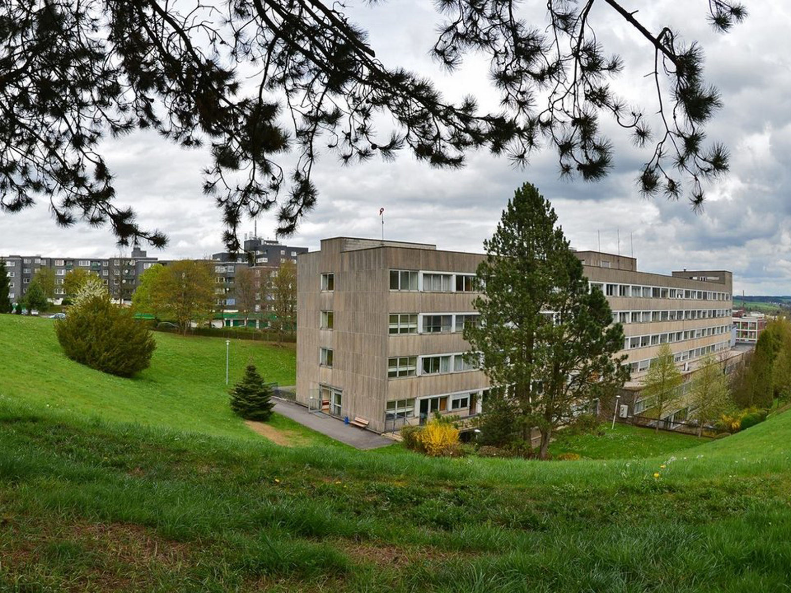 Wenn Leiste und Co. brechen: Hernien-Vortrag in der Helios Klinik Wipperfürth