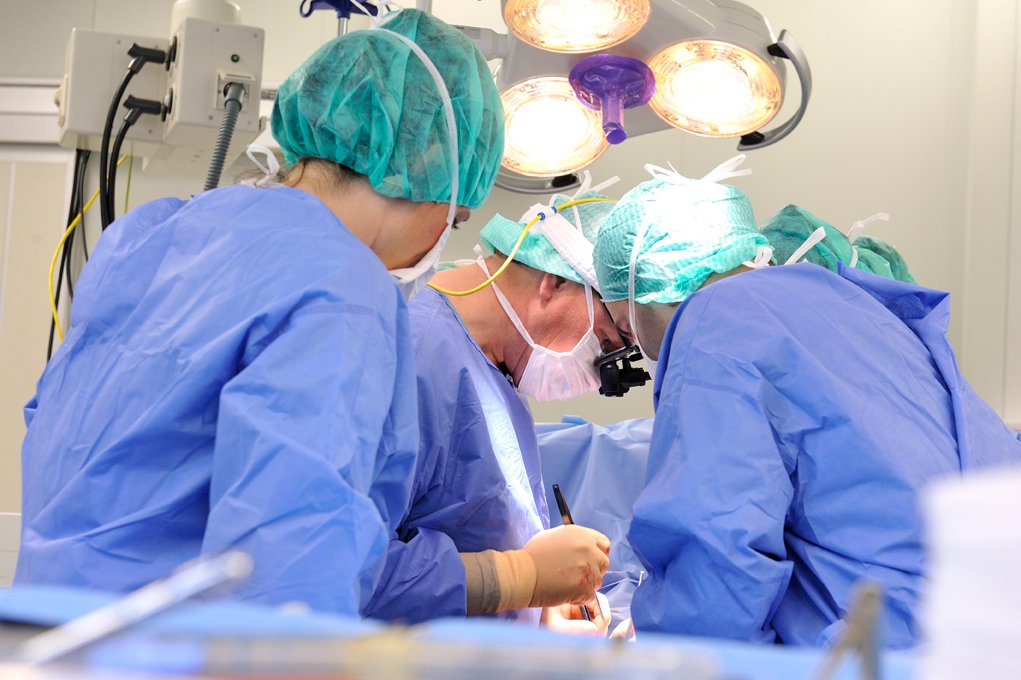 OP Chirurgischer Eingriff am Helios Universitätsklinikum Wuppertal
