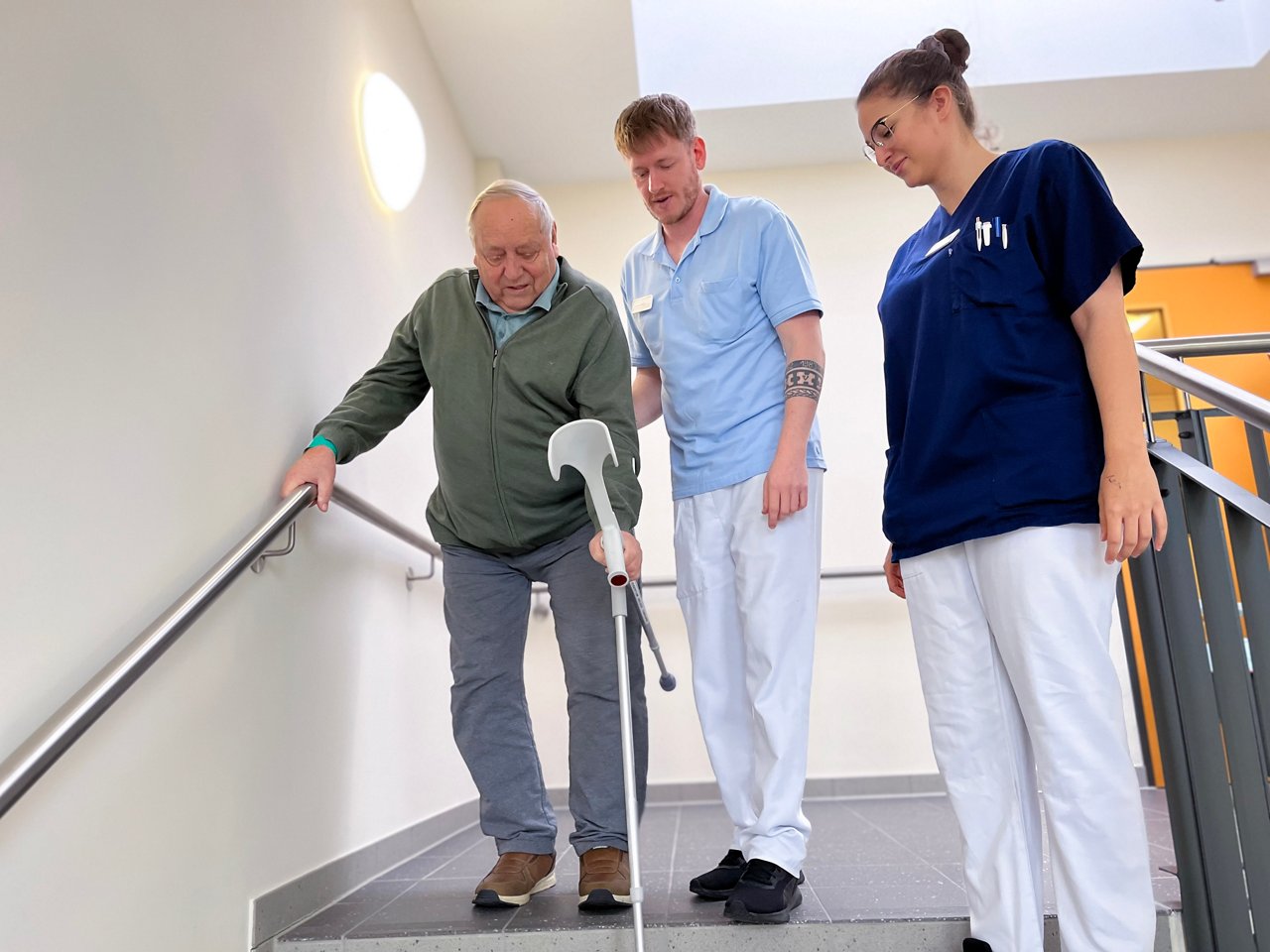 Übung Treppe mit Patienten