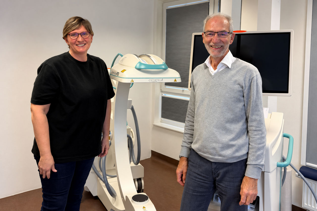 Präzise Schmerztherapie an der Wirbelsäule: Helios MVZ Cuxhaven investiert in neues High-Tech-Röntgengerät